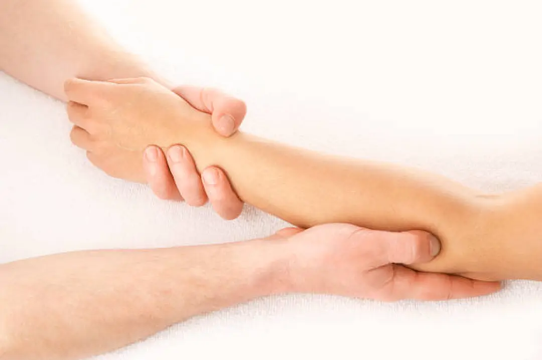 Shiatsu : Trvail sur méridien Tripple Réchauffeur