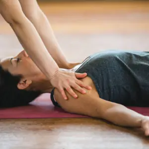 Kenzen Shiatsu & Yoga | Cours, séjours et retraites de Yoga, Shiatsu, Do in et relaxation - Shiatsu : Travil sur méridien Poumon
